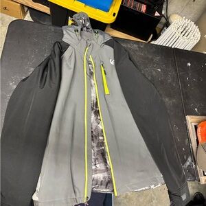 Men's Gray and Black Jacket